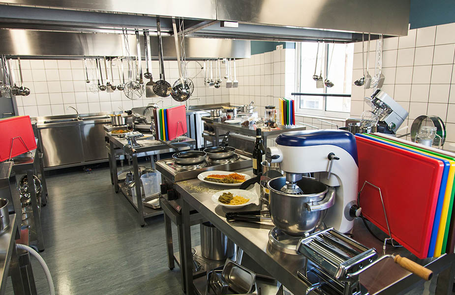 ΙΕΚ ΑΚΜΗ: Εργαστήριο Σχολής Μαγειρικής-Chef