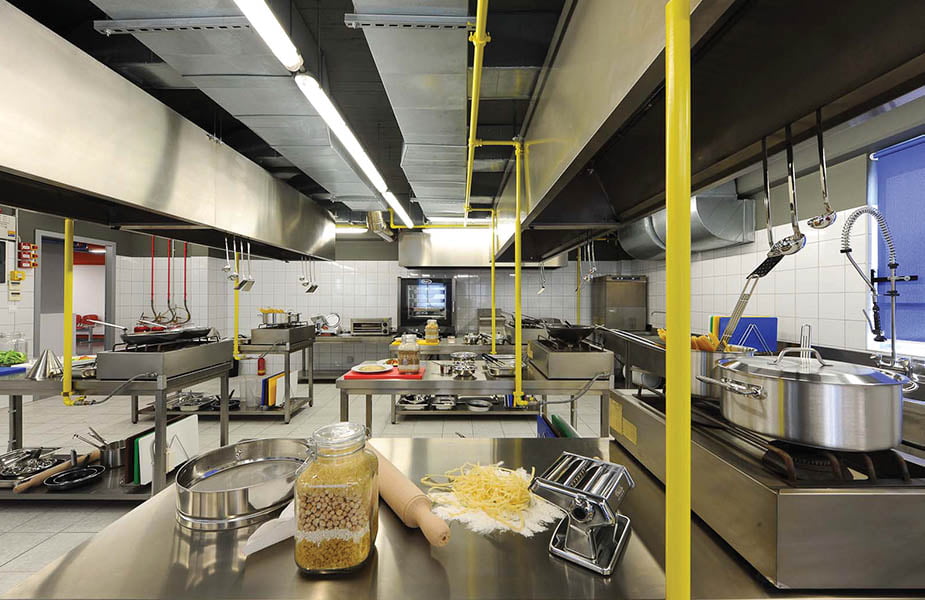 ΙΕΚ ΑΚΜΗ: Εργαστήριο Σχολής Μαγειρικής-Chef