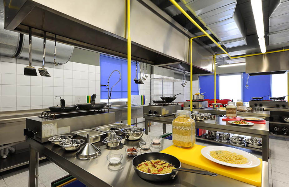 ΙΕΚ ΑΚΜΗ: Εργαστήριο Σχολής Μαγειρικής-Chef