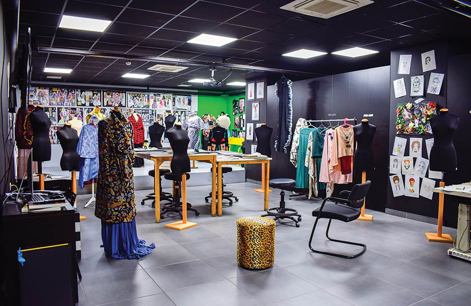 ΙΕΚ ΑΚΜΗ: Εργαστήριο Σχεδιαστής Μόδας-Fashion Designer
