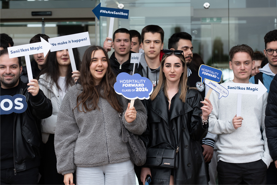 ΙΕΚ_ΑΚΜΙ_Hospitality_Forward_Graduation_G05